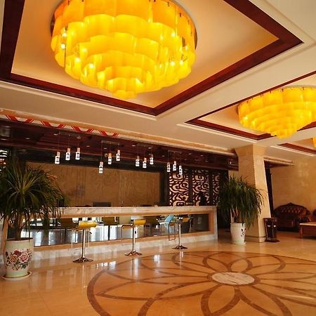Sunshine Holiday Hotel Liaocheng Bagian luar foto