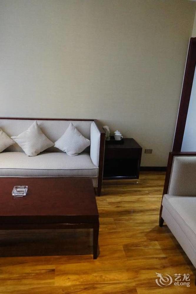 Sunshine Holiday Hotel Liaocheng Bagian luar foto