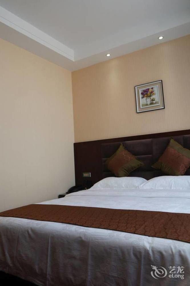 Sunshine Holiday Hotel Liaocheng Bagian luar foto